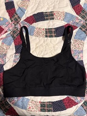 Momcozy Hands Free Pumping Bra, Nursing Bra size M black, adjustable straps NWOT